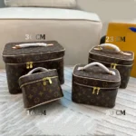 ⁦شنطة  لويس فيتون ٣مقاسات صغير وسط كبير⁩ - الصورة ⁦2⁩